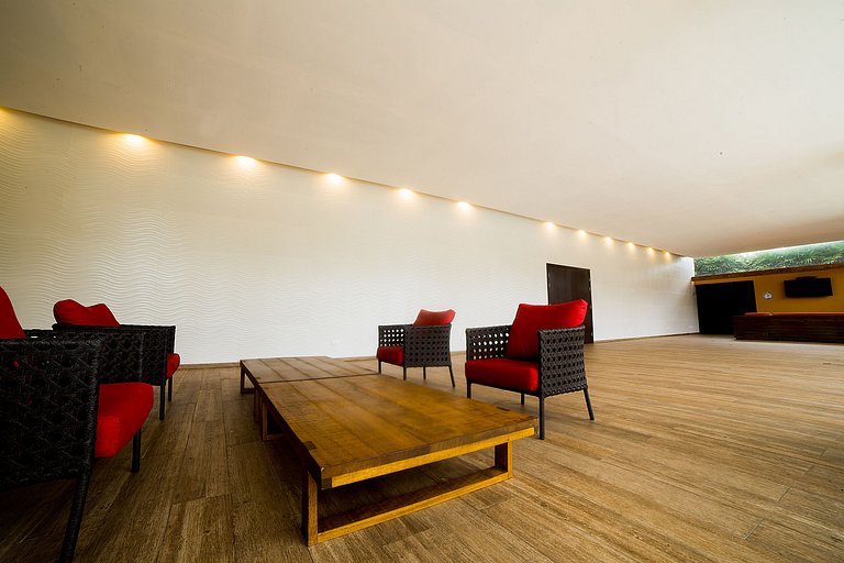 Apartamento 276 confortável em condo hotel em frente ao mar